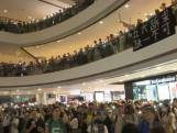Duizenden demonstranten zingen in winkelcentrum Hongkong