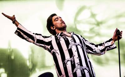 Waylon presenteert vijf liedjes voor Songfestival bij DWDD