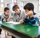 Neem pen, papier en drie klasgenoten: de ‘terreur’ van de groepswerken op school