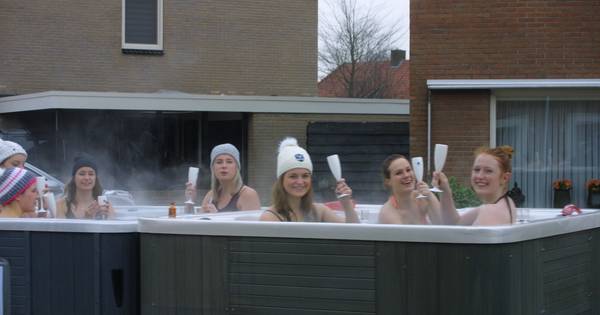 Weerselo vergeet niet te bubbel'n en te ett'n - Tubantia