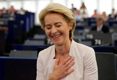 Ursula von der Leyen trekt meerderheid Europees Parlement over de streep