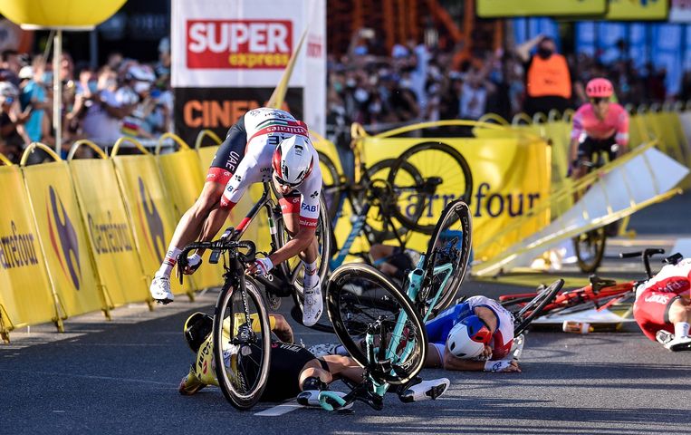 Toestand Sprinter Jakobsen Ernstig Maar Stabiel Na Horrorcrash In Ronde Van Polen De Volkskrant