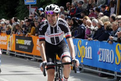 Dumoulin opgelucht dat hij geen schade oploopt  bij val in afdaling