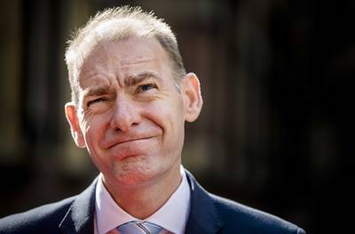 Kabinet jaagt 22 miljard via brievenbusfirma's het land uit