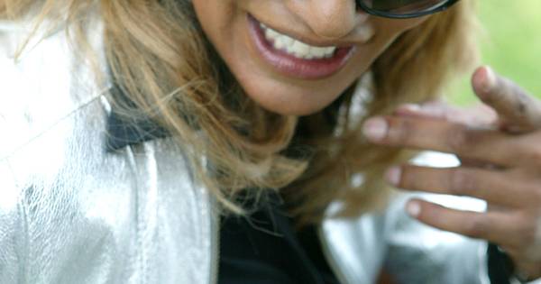 Patty Brard Gaat Lachend Naar De Lidl Show Destentor Nl