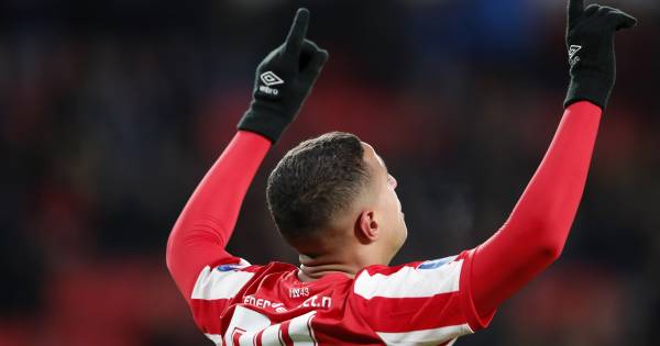 Mo Ihattaren Geeft Met Zijn Goal Een Geschenk Aan De Hemel Psv Ed Nl