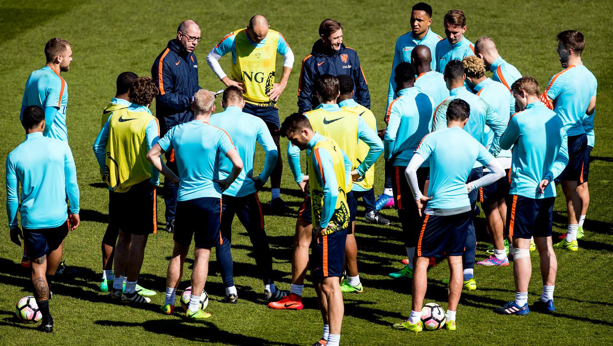 Oranje Houdt Rijen Gesloten Na Ontslag Blind Het Parool