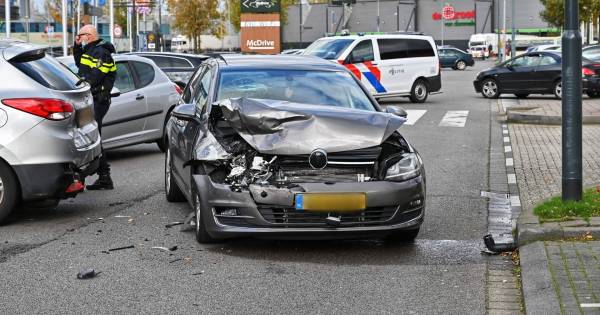 Auto loopt flinke schade op bij aanrijding in Breda.