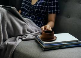 Dít is waarom (uit)slapen met het stijgen der jaren steeds moeilijker wordt