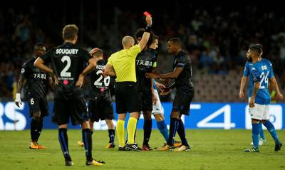 Zwalkend Nice met negen man onderuit bij Napoli