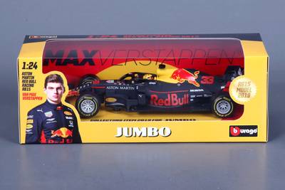 Speelgoedauto Verstappen racet de winkel uit: Jumbo laat extra voorraad maken