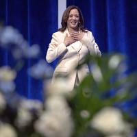 ‘De Republikeinen zijn van hun melk’: hoe Kamala Harris de paniek bij Trump en co. doet toeslaan