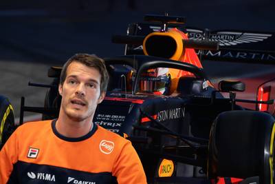 ‘Het mooist vind ik dat Max spot met alle wetten’