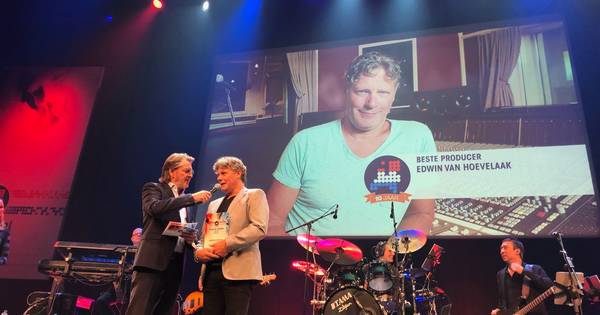 Weer een muziekprijs voor Edwin van Hoevelaak uit Holten, dé topproducer van het Nederlandse lied - 