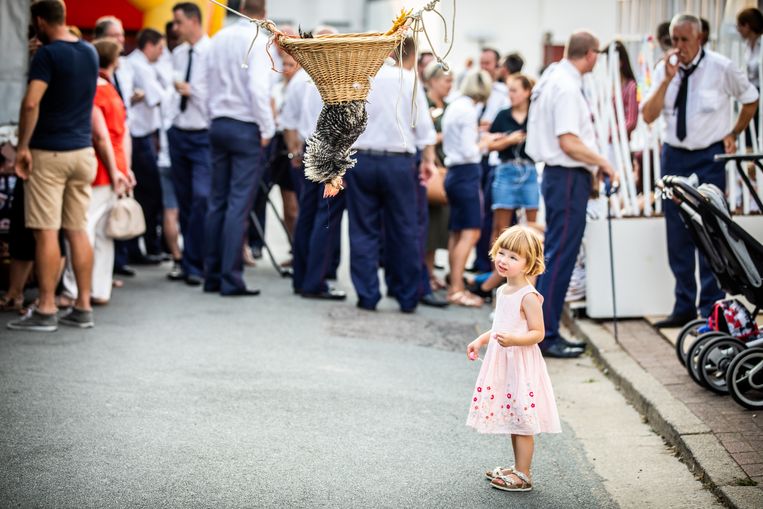 Het folkloristische gebeuren haanslaan vindt traditiegetrouw plaats op kermismaandag