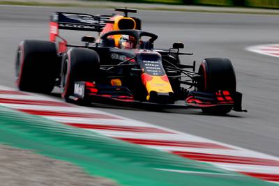 Mercedes meesterlijk in Spanje, Verstappen op tweede startrij
