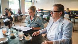 “Wat komen we hier doen?”: Marc Coucke spaart duo’s niet tijdens ...