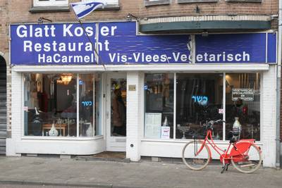 Grapperhaus: Veiligheidsdiensten zorgvuldig rond vernieling Joods restaurant
