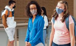 Zo overtuig je een tiener om een mondmasker te dragen (+ de mooiste exemplaren)