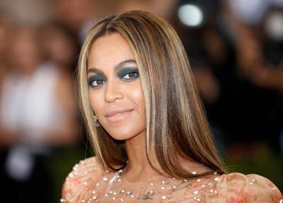 Beyoncé verrast fans met splinternieuw album