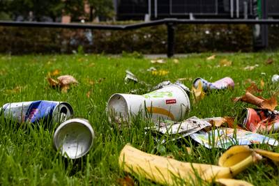 Jongeman gaat in Winterswijk man en vrouw te lijf na opmerking over afval