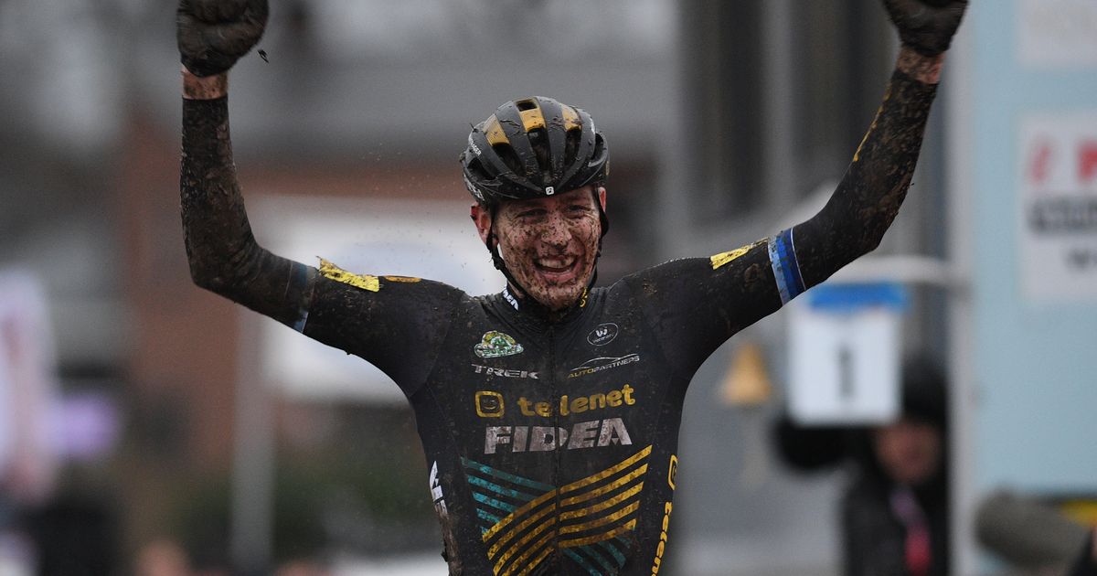 Toon Aerts is de nieuwe Belgische kampioen veldrijden na beklijvend duel met Wout van Aert