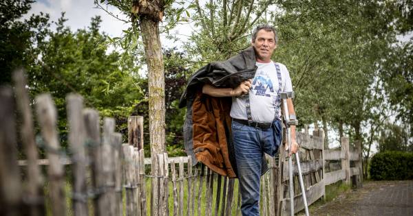 Eenbenige Karel (64) uit Albergen heeft dubbel pech door corona - Tubantia