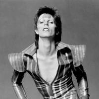 ‘Ik wist al dat ik op mannen viel op mijn dertiende. Maar Bowie in 1972 was een keerpunt’