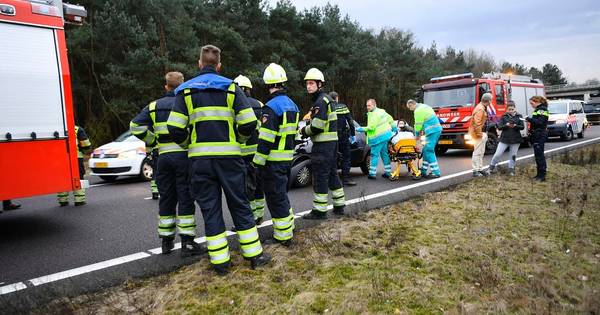 Twee vrouwen raken gewond bij botsing A67 ter hoogte van Steensel