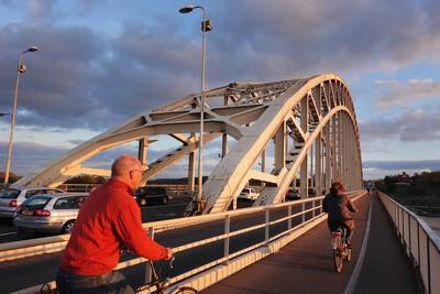 Renovatie Waalbrug Nijmegen start maandag