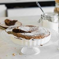 Maak indruk op je gasten tijdens de feestdagen met deze fluweelzachte chocoladetaart van Helen Verhelst