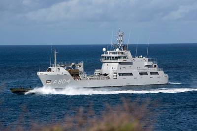 Hulpgoederen gelost in haven Sint-Maarten