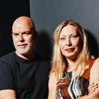 ‘Vanaf nu kan het alleen maar bergaf gaan’: wat 50 worden oproept voor Roos Van Acker en Tomas De Soete