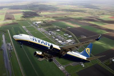 Vliegtuiglawaai: Dijksma belooft provincies niets