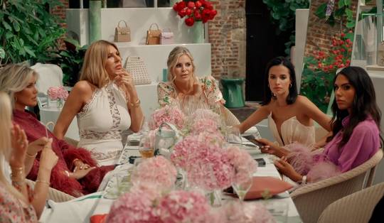 Kunnen wij na het nieuwe seizoen van ‘The Real Housewives of Antwerp’ ook ergens een schedelboring krijgen?