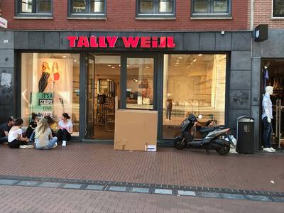 Nijmeegs filiaal Tally Weijl leeggehaald