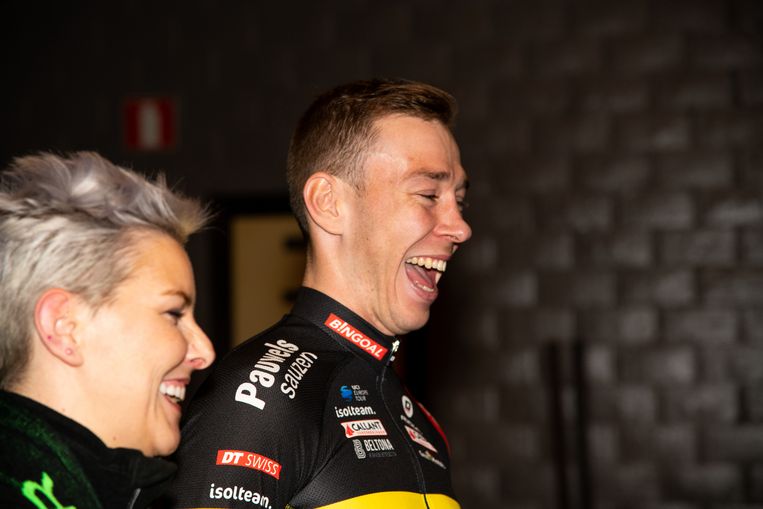 "Atje voor de sfeer": Laurens Sweeck viert Belgische titel ...