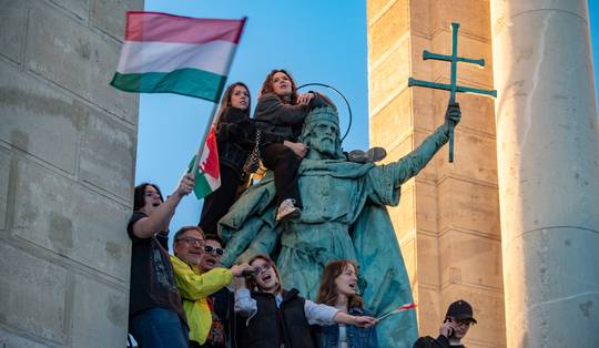 ‘Ik was vroeger fan van Orbán, tot er 1,2 miljard euro verdween’: inwoners van Boedapest over de verkiezingen