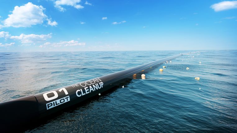 Een kleinere modulaire versie van de Ocean Cleanup gepresenteerd door CEO en oprichter van de Ocean Cleanup, Boyan Slat in 2017.