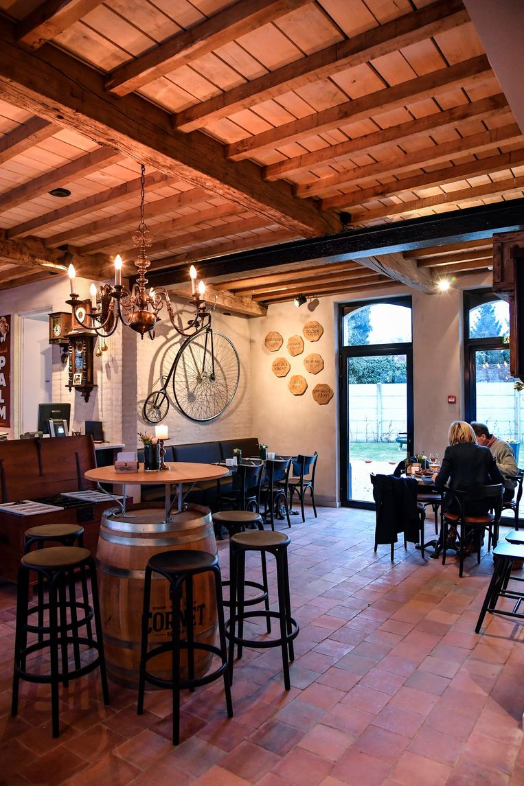 Op café in 18deeeuws monument Lebbeke Regio HLN