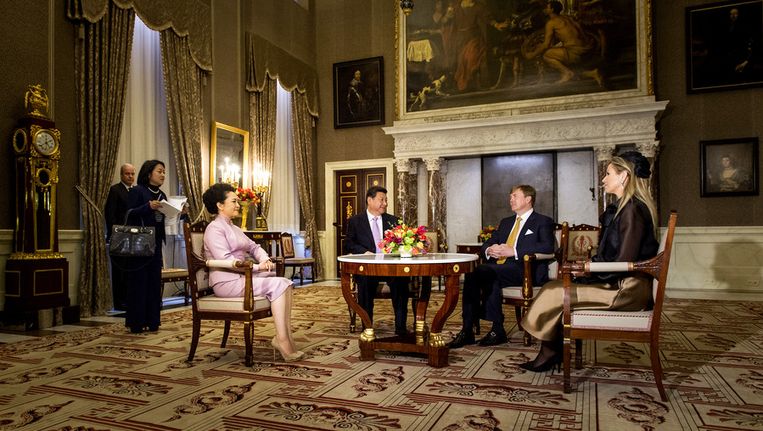 Van der Laan niet gelukkig met dwarsbomen China van protest in Amsterdam - Trouw