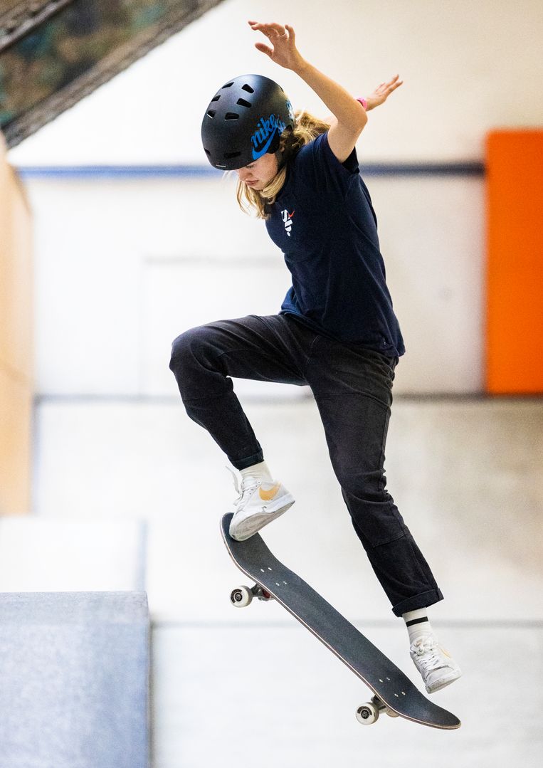 Op het NK skateboarden gaat Candy Jacobs voor een nooit ...