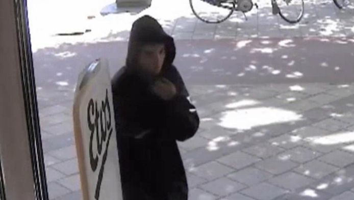 Beelden Vrijgegeven Van Overval Etos Jan Van Galenstraat