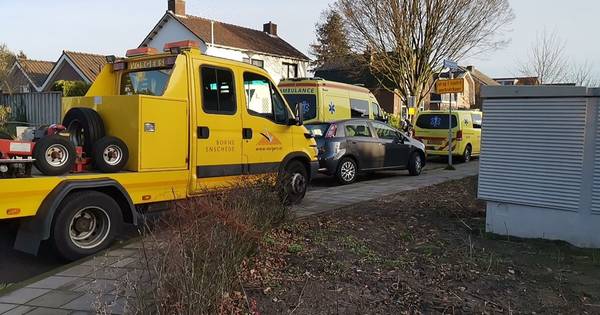 Ambulanceverpleegkundige betrokken bij ongeval in Hengelo: HENGELO