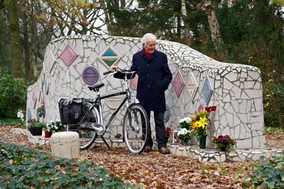 Bennie fietst 90 kilometer voor een lichtje bij zijn dochter: 'Ze wilde geen 43 worden'