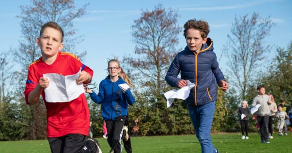 Kinderen Klimop in Dreischor rennen zich rot