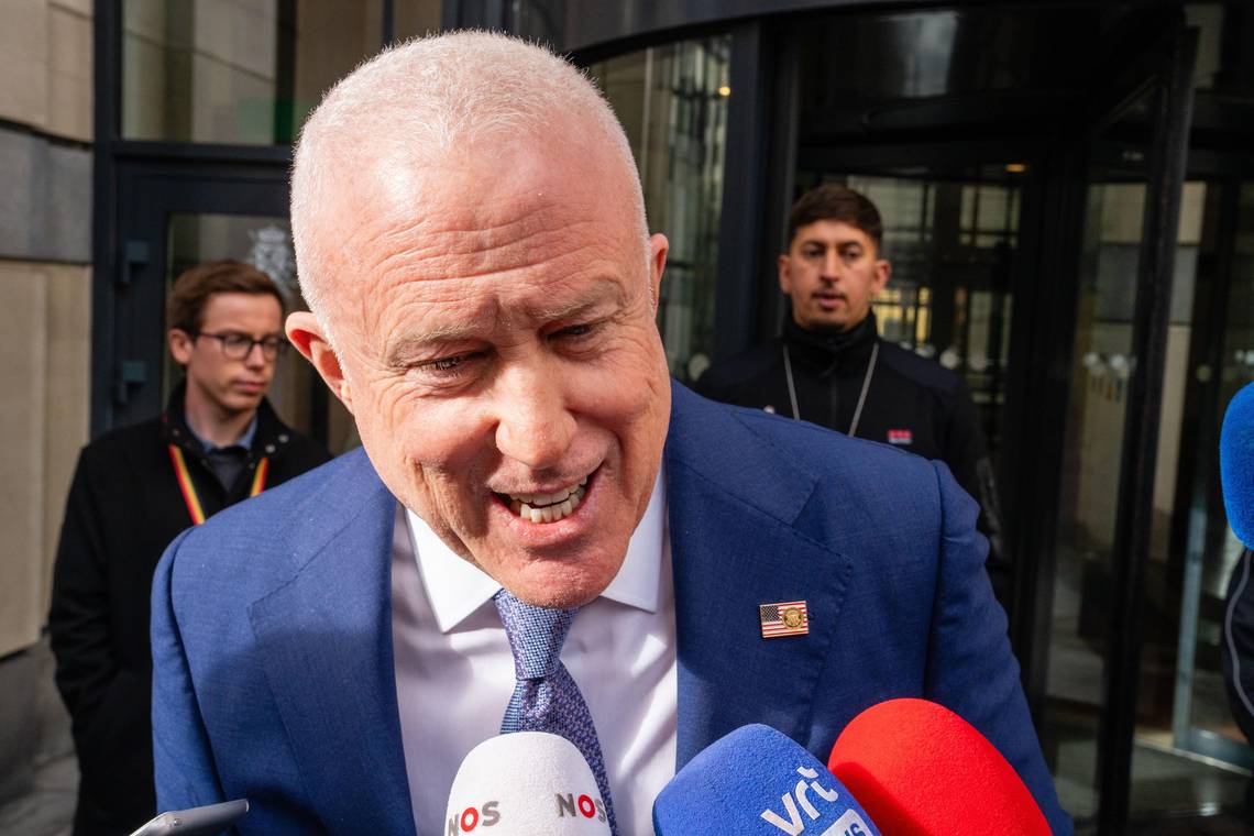 Amerikaanse ambassadeur Bill White eist in brief dat Belgische regering Conner Rousseau ‘onmiddellijk’ veroordeelt