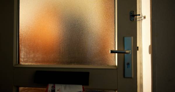Woede om open deur leidde tot steekpartij in Dordtse woning: drieënhalf jaar cel geëist.