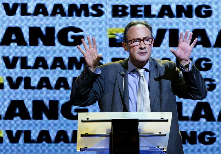 Vier kandidaten om voorzitter Vlaams  Belang  te worden De 