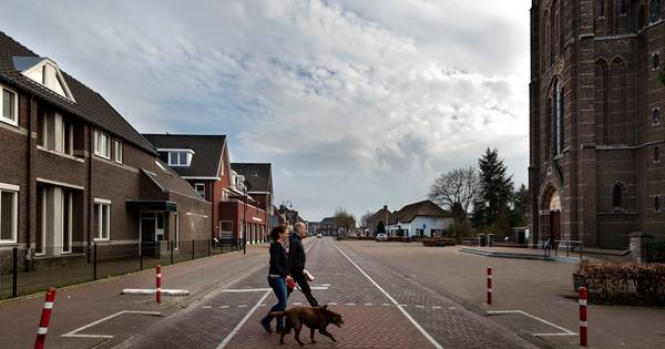 Dorpsraad Liessel pleit voor zebrapad in Hoofdstraat | Helmond - Eindhovens Dagblad